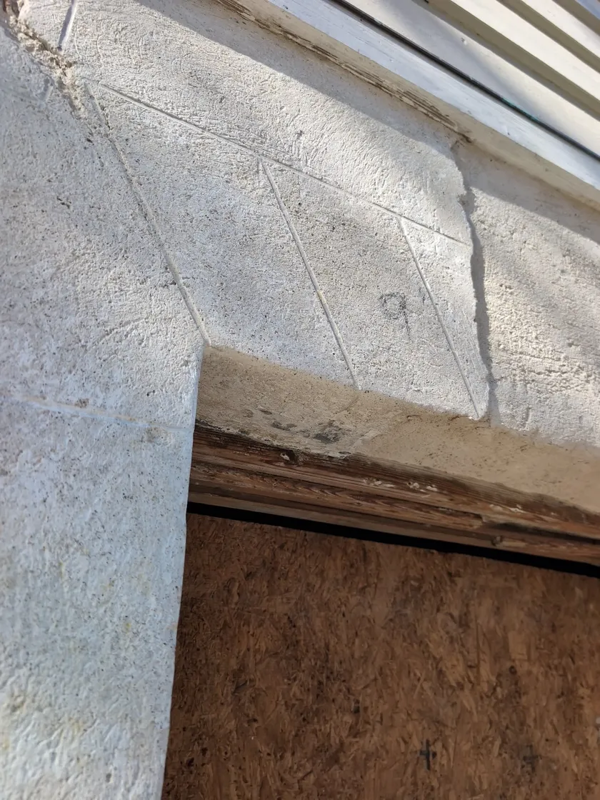 Complex Stucco Repair: problem stage project photograph